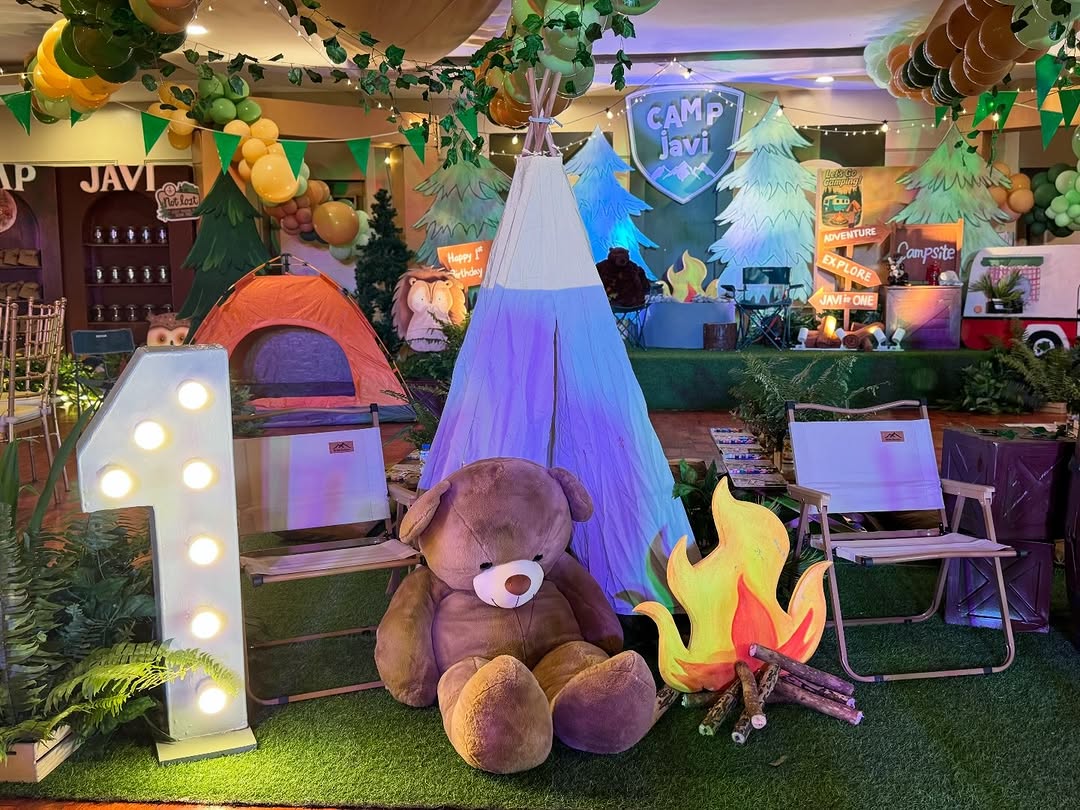 Camp themed table setup detail