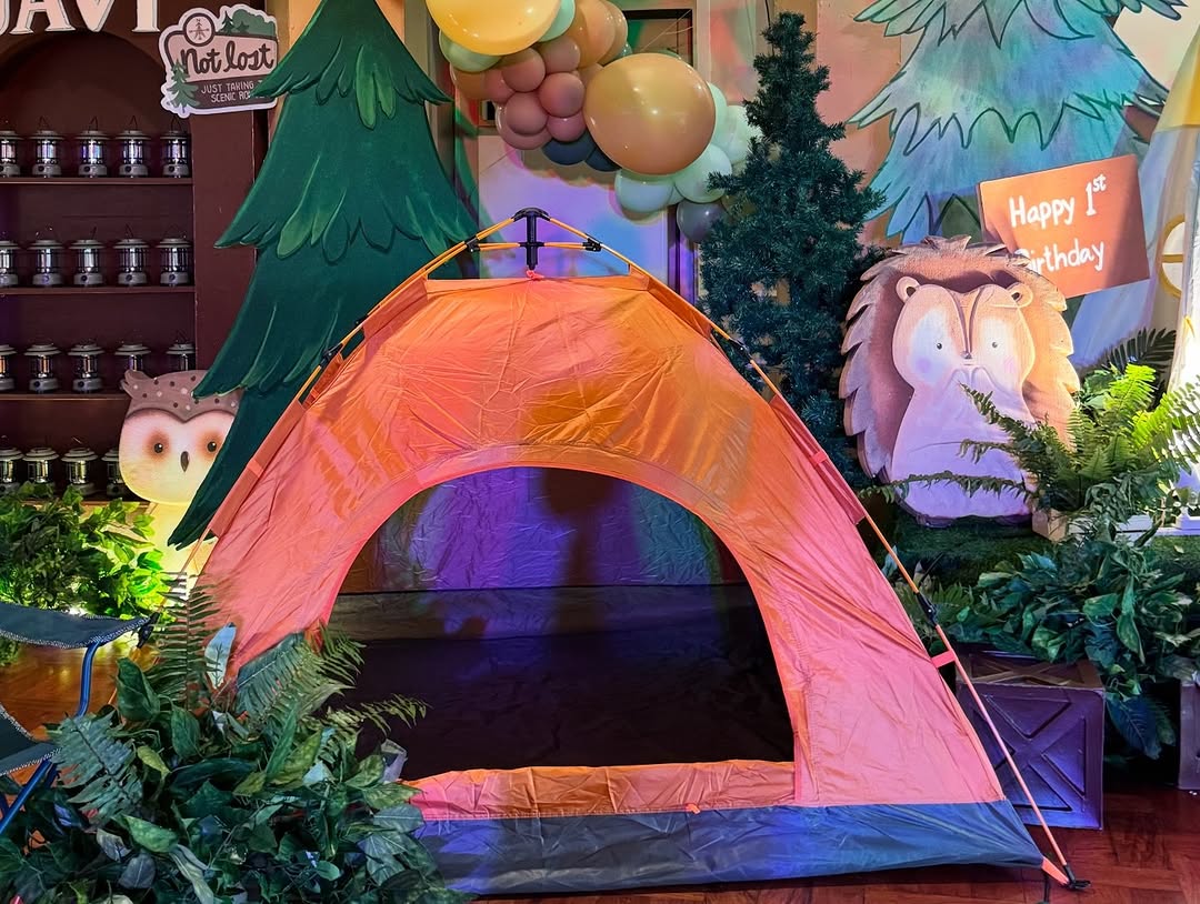 Adventure party styling moment
